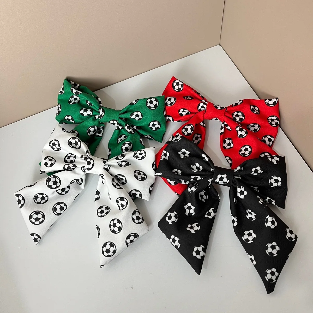 New football pattern bow hair clip, unisex fashion hair accessory, large fabric ribbon style
New football pattern bow hair clip, unisex fashion hair accessory, large fabric ribbon style