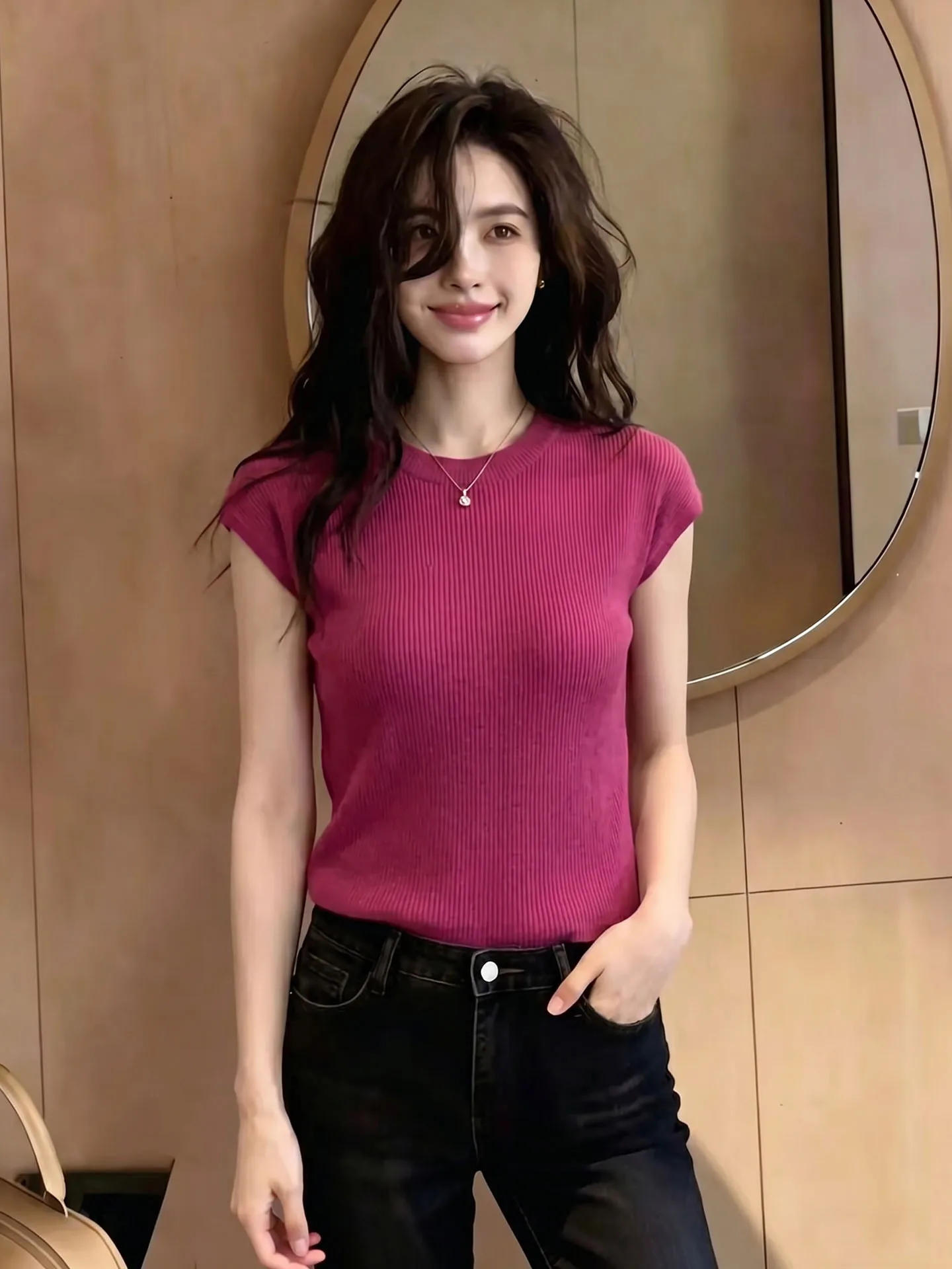 Skin-friendly Soft Knitted Short Sleeve Top Korean Style Fashionable Slimming Women's Summer T-shirt Comfortable Commute Wind
Skin-friendly Soft Knitted Short Sleeve Top Korean Style Fashionable Slimming Women's Summer T-shirt Comfortable Commute Wind