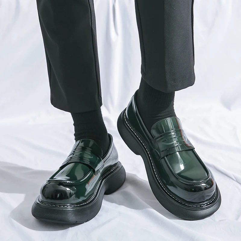 Зеленые лоферы, мужские повседневные кожаные туфли высокого уровня в британском стиле на толстой подошве в деловом стиле, туфли без шнуровки для ленивых
Зеленые лоферы, мужские повседневные кожаные туфли высокого уровня в британском стиле на толстой подошве в деловом стиле, туфли без шнуровки для ленивых
