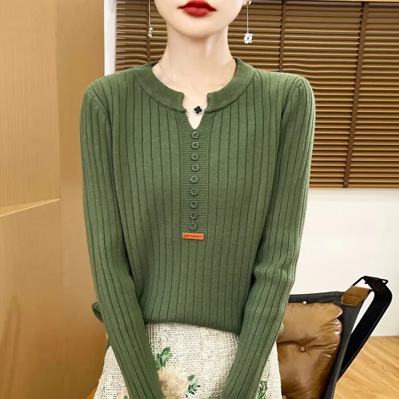 Solid Color Pullover Fashion Casual Autumn And Winter Long-sleeved Knitted Sweater Loose Bottoming Shirt Top
Solid Color Pullover Fashion Casual Autumn And Winter Long-sleeved Knitted Sweater Loose Bottoming Shirt Top