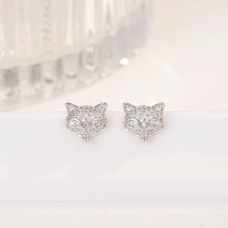 Серьги-гвоздики в виде лисы женские из серебра 925 пробы, с прозрачными цирконами, для свадьбы
Серьги-гвоздики в виде лисы женские из серебра 925 пробы, с прозрачными цирконами, для свадьбы