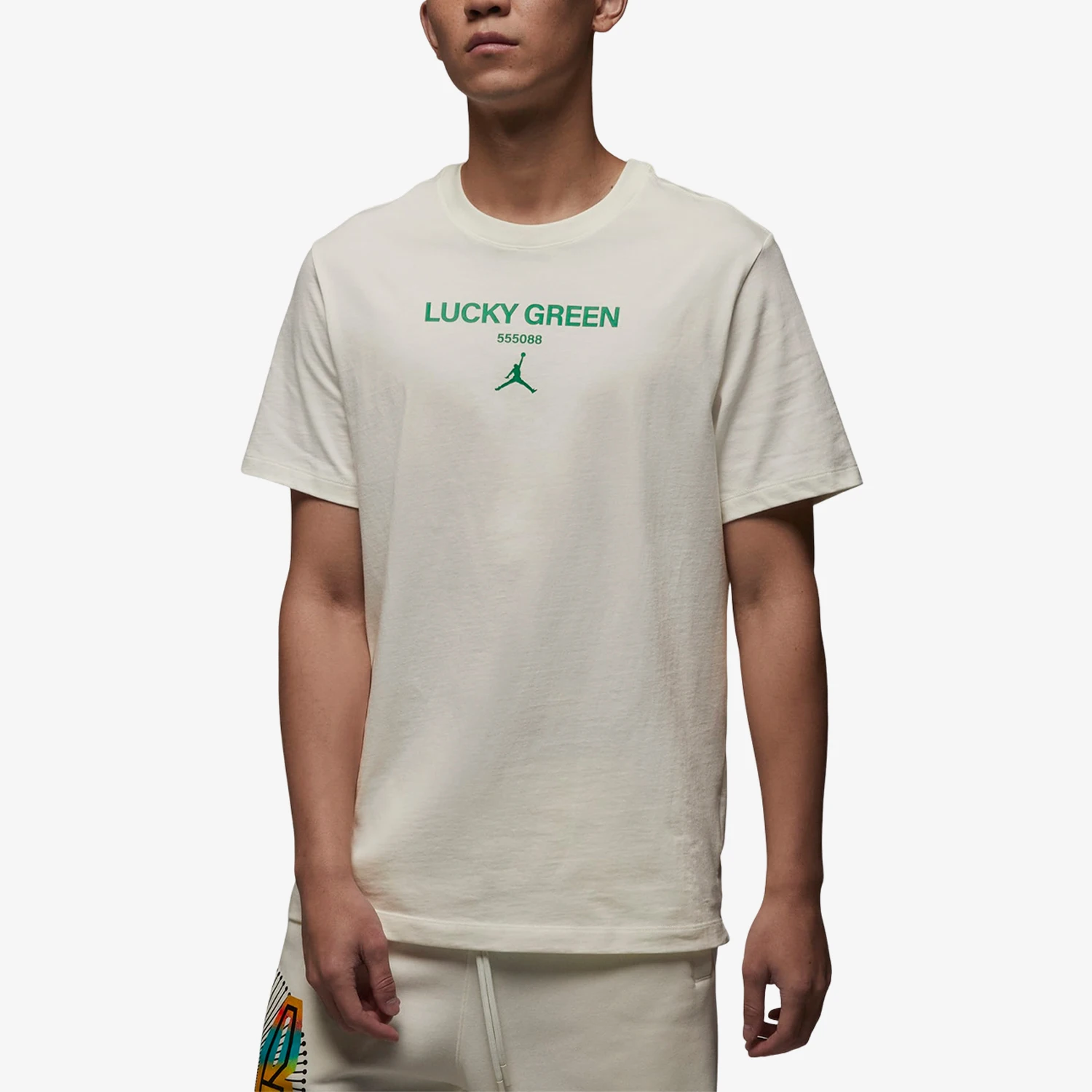 Оригинальная мужская спортивная трикотажная футболка Nike JORDAN с короткими рукавами для тренировок FN3716-133
Оригинальная мужская спортивная трикотажная футболка Nike JORDAN с короткими рукавами для тренировок FN3716-133