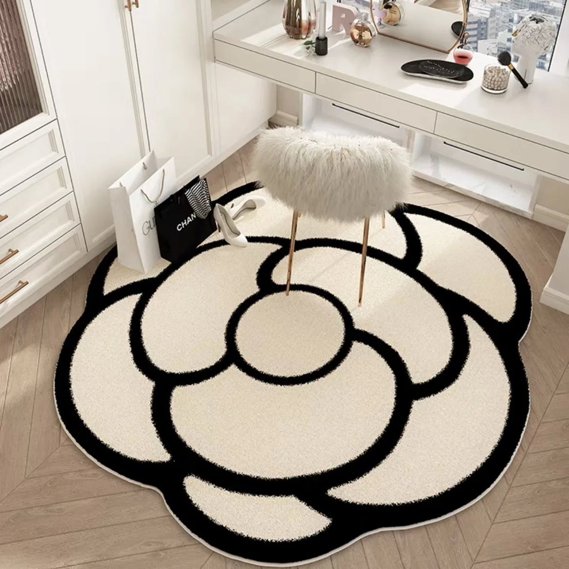 Camellia Shaped Rug Light Luxury High-End Bedroom Cloakroom Carpet Living Room Coffee Table Comfortable Decoration Floor Mat
Camellia Shaped Rug Light Luxury High-End Bedroom Cloakroom Carpet Living Room Coffee Table Comfortable Decoration Floor Mat