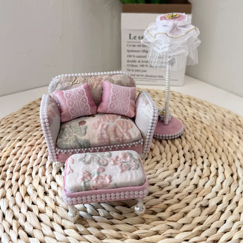 1/12 Doll Dollhouse Miniature Furniture Living Room Scene Model Mini Pink Subtle Pattern Two-seater Sofa Coffee Table Table Lamp
1/12 Doll Dollhouse Miniature Furniture Living Room Scene Model Mini Pink Subtle Pattern Two-seater Sofa Coffee Table Table Lamp