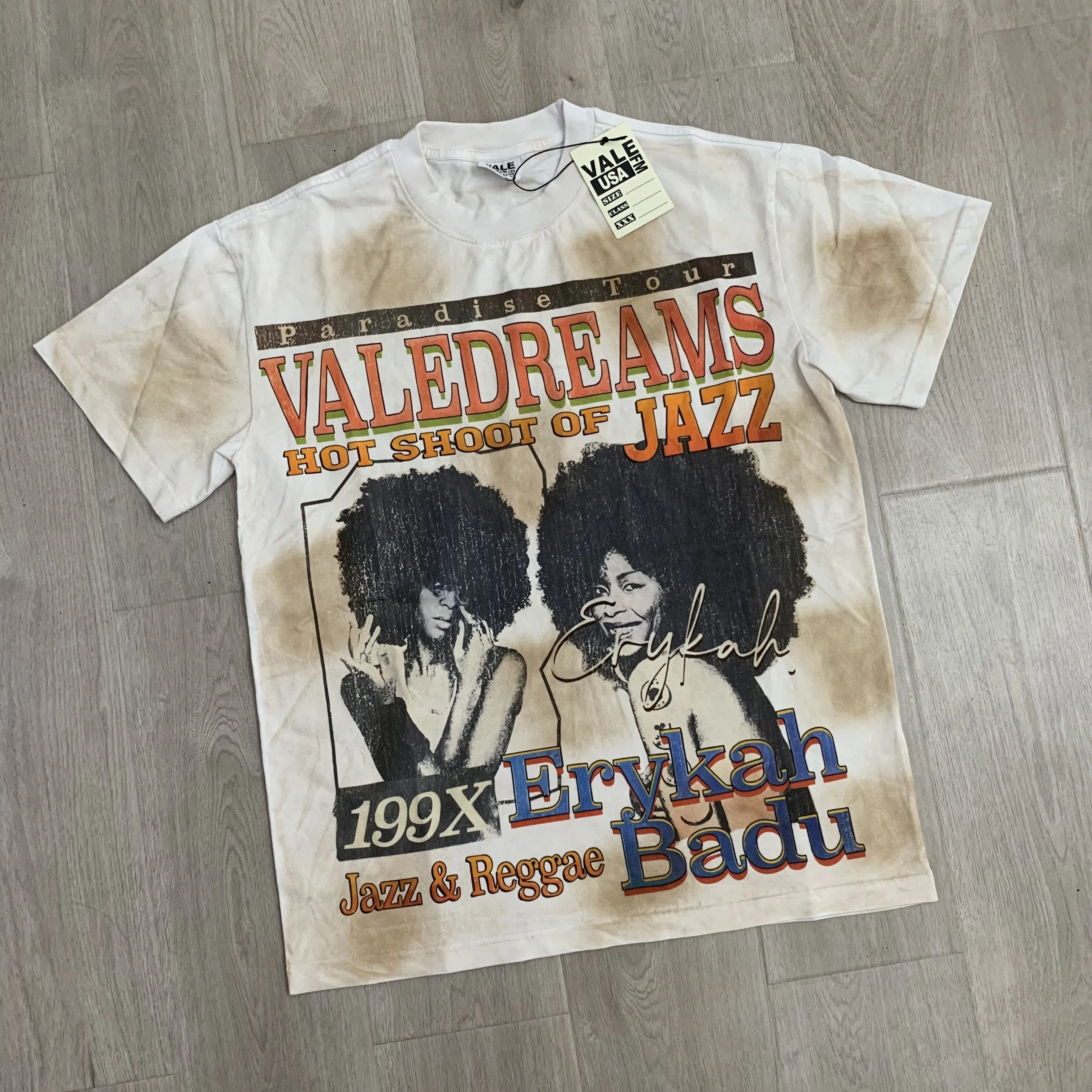 VALE Hotfix Rhinestone T SHIRT Fashion Good Quality Washed Hand Worn Men Women Summer Style American style Vintage VALLEY Tee
VALE Hotfix Rhinestone T SHIRT Fashion Good Quality Washed Hand Worn Men Women Summer Style American style Vintage VALLEY Tee