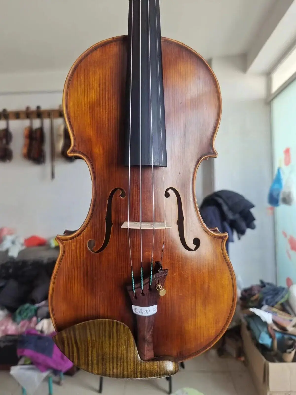 Professional 4/4 violin Amati Model flamed maple back 100 Years Oldspruce top
Professional 4/4 violin Amati Model flamed maple back 100 Years Oldspruce top