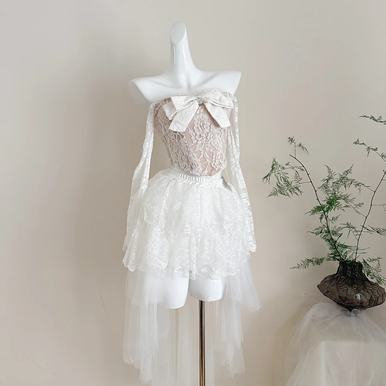 2-piece Suits Retro Lace Bow-shaped Rhinestone Corset & Elastic High Waist Irregular Mesh Skirt with Lining Women Outfits 2026
2-piece Suits Retro Lace Bow-shaped Rhinestone Corset & Elastic High Waist Irregular Mesh Skirt with Lining Women Outfits 2026