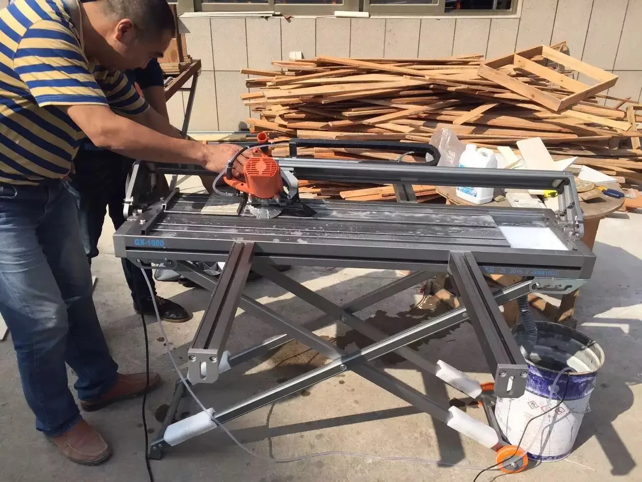Hot Sale 800mm Heavy Type Professional Electric Tile Cutter Machine for Ceramic and Porcelain Tile
Hot Sale 800mm Heavy Type Professional Electric Tile Cutter Machine for Ceramic and Porcelain Tile