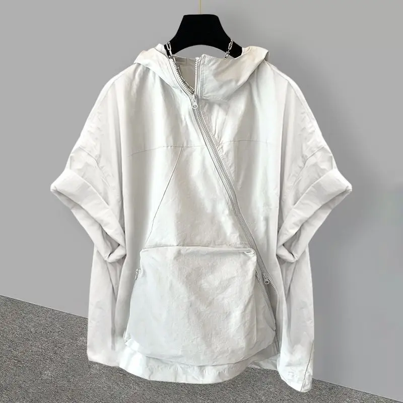 Summer New Men's Solid Color Hooded Spliced Pockets Zipper Casual Fashion Loose Korean Short Sleeve High Street T-shirt Tops
Summer New Men's Solid Color Hooded Spliced Pockets Zipper Casual Fashion Loose Korean Short Sleeve High Street T-shirt Tops