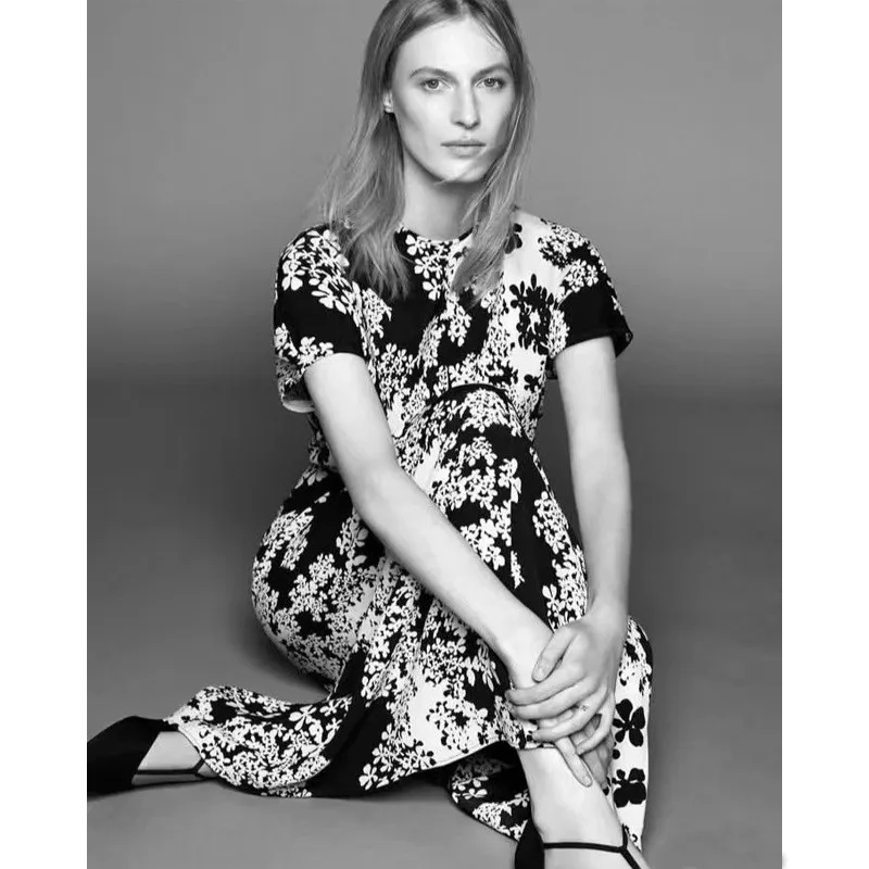Withered Small And Niche Floral Temperament A-line Waist Cinching Dress Medium To Long Length And Slimming Vacation Dress
Withered Small And Niche Floral Temperament A-line Waist Cinching Dress Medium To Long Length And Slimming Vacation Dress