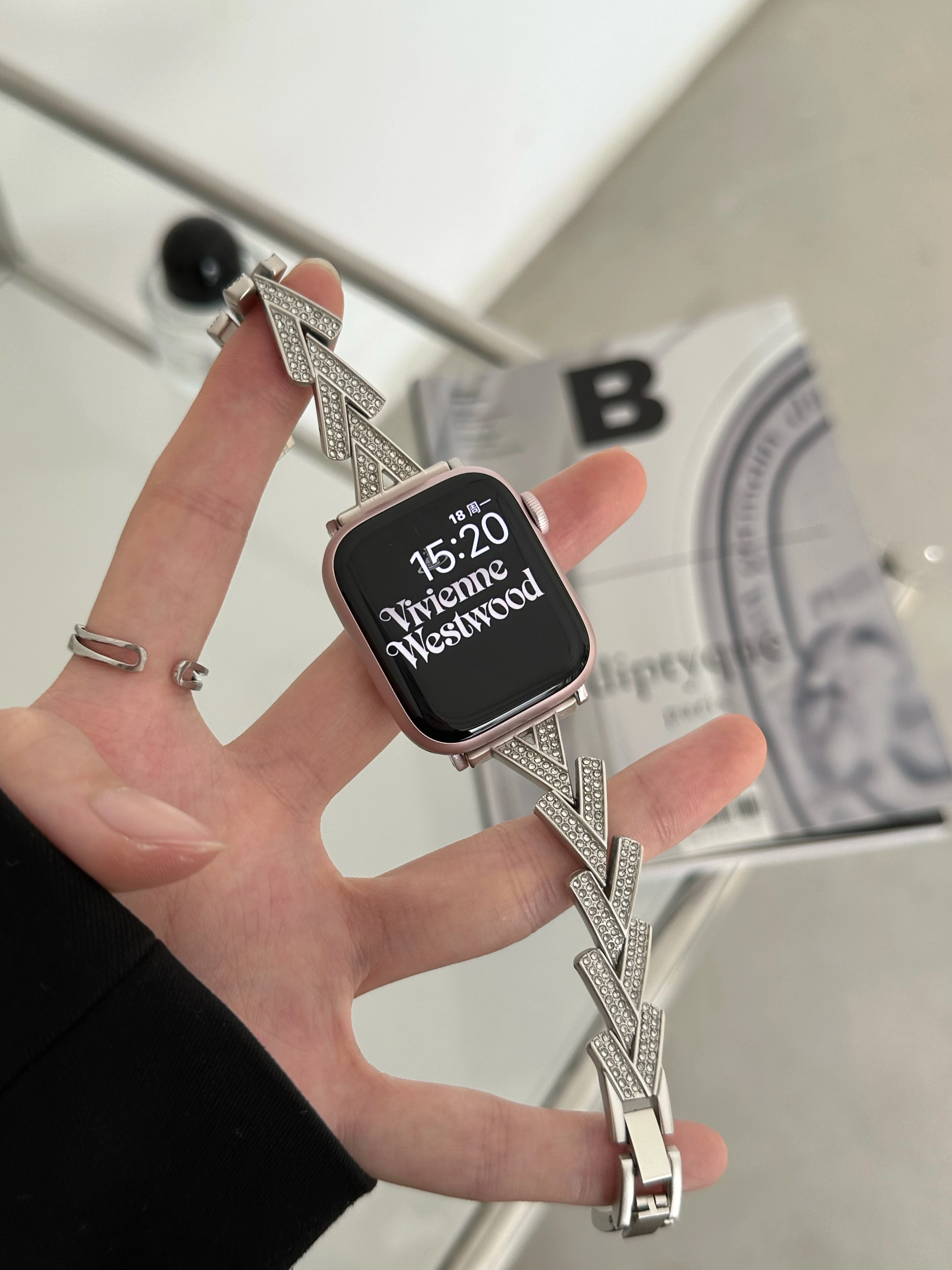 Ремешок из нержавеющей стали для Apple Watch Series 9/8/7 41 мм 45 мм 4/5/6/se 40/44 мм
Ремешок из нержавеющей стали для Apple Watch Series 9/8/7 41 мм 45 мм 4/5/6/se 40/44 мм