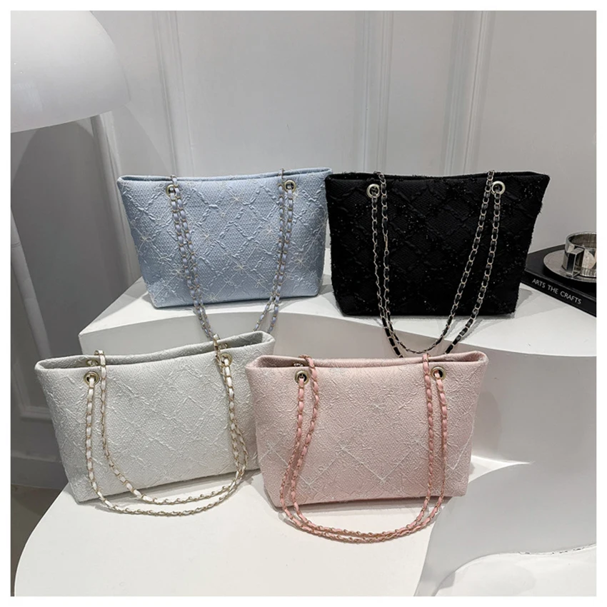 Summer Chain Tote Bag for Women Solid Color Jacquard Large Capacity Shoulder Bags Casual Fashion Zipper Female Handbag
Summer Chain Tote Bag for Women Solid Color Jacquard Large Capacity Shoulder Bags Casual Fashion Zipper Female Handbag