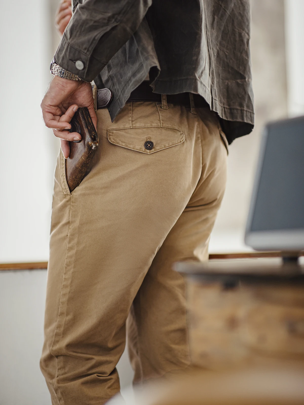 Maden повседневные брюки цвета хаки из чистого хлопка, прямые мужские брюки с диагональным узором, утягивающие весенне-осенние сезонные удобные брюки
Maden повседневные брюки цвета хаки из чистого хлопка, прямые мужские брюки с диагональным узором, утягивающие весенне-осенние сезонные удобные брюки