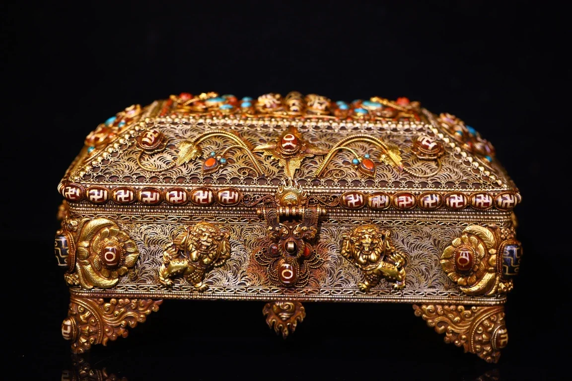 12"Tibetan Temple Collection Old Tibetan Silver Gilded Filigree Mosaic Gem gZi Beads Kylin Buddha Box Jewelry Box Amulet Dharam
12"Tibetan Temple Collection Old Tibetan Silver Gilded Filigree Mosaic Gem gZi Beads Kylin Buddha Box Jewelry Box Amulet Dharam