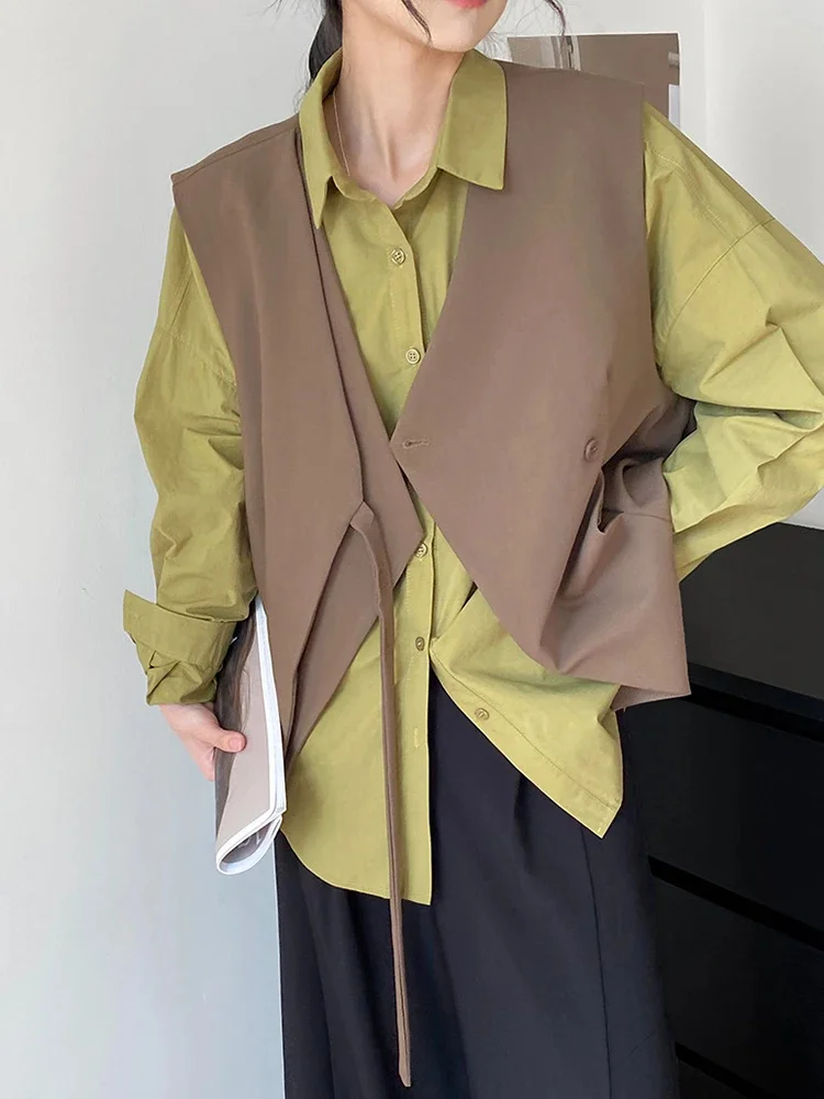 Office Lady Minimalism Vest For Women 2025 Spring New V-neck Sleeveless Single Button Ribbon Coats Feamle 2Z2921
Office Lady Minimalism Vest For Women 2025 Spring New V-neck Sleeveless Single Button Ribbon Coats Feamle 2Z2921