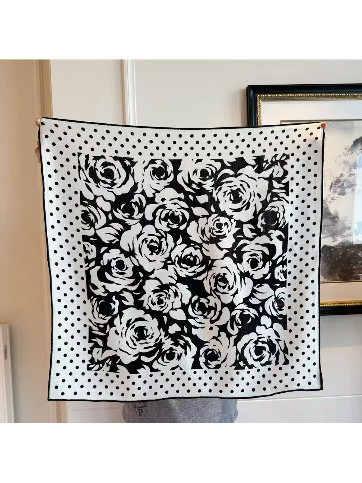 Silk Wool Blend Scarf 65CM Women Small Bandanas Hems Rollerd Shawls Winter Warm Soft Scarves Bandanas Mother Lover Gift
Silk Wool Blend Scarf 65CM Women Small Bandanas Hems Rollerd Shawls Winter Warm Soft Scarves Bandanas Mother Lover Gift