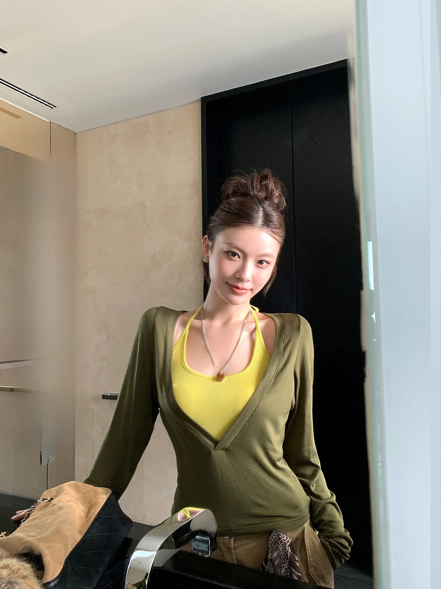 Женский топ LIONE Layering Expert с длинным рукавом, вязаный из смесовой шерсти, комфортный свободный крой, креативный узор, весенний сезон
Женский топ LIONE Layering Expert с длинным рукавом, вязаный из смесовой шерсти, комфортный свободный крой, креативный узор, весенний сезон