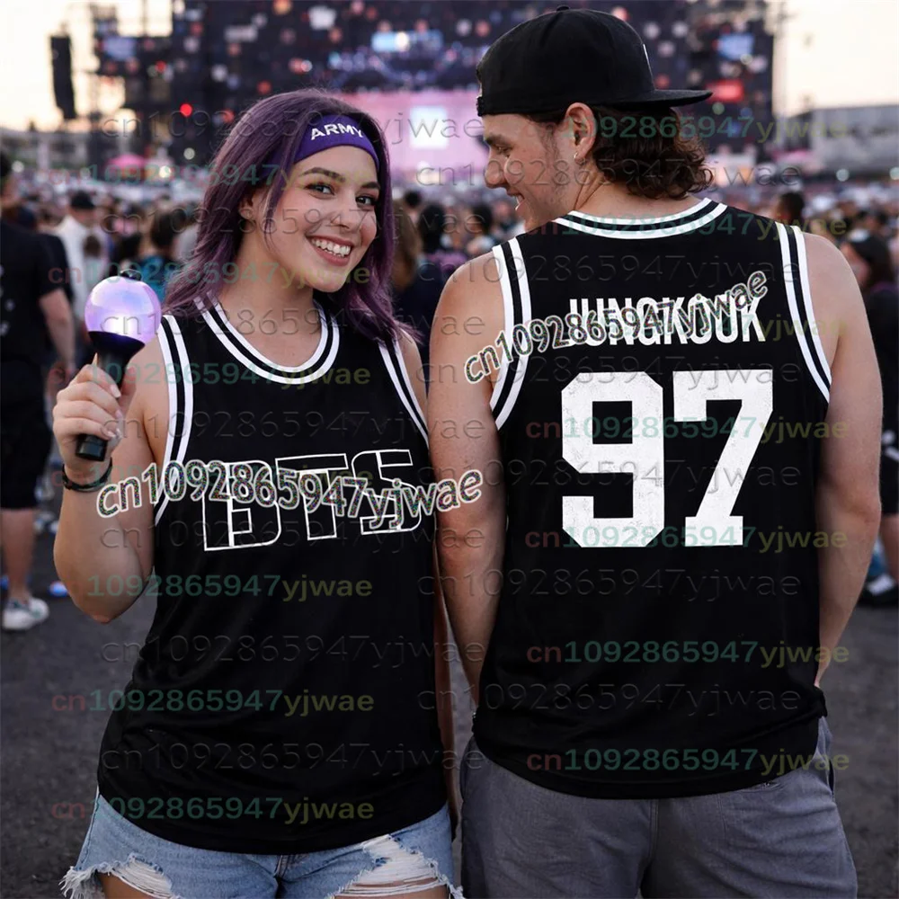 Футболка-майка ARMY без рукавов в стиле K-pop, тур-футболка для фанатов JUNG KOOK, возвращение в 2026 году # Жилет для девочек 97 Motocycle
Футболка-майка ARMY без рукавов в стиле K-pop, тур-футболка для фанатов JUNG KOOK, возвращение в 2026 году # Жилет для девочек 97 Motocycle