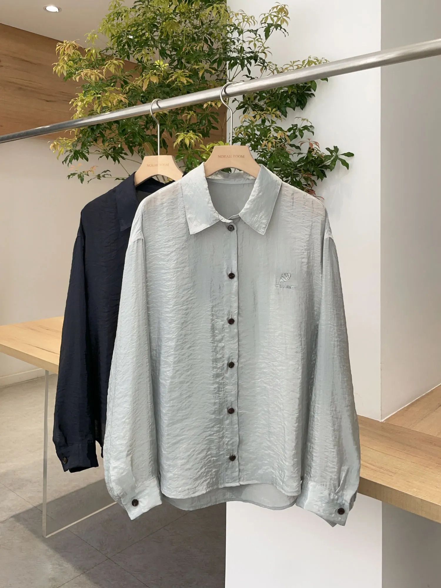 Noxular Authentic Spring Summer 2026 Light Weight Embroidered Shirt Women's Casual Style Loose Fit Long Sleeve Blouse
Noxular Authentic Spring Summer 2026 Light Weight Embroidered Shirt Women's Casual Style Loose Fit Long Sleeve Blouse