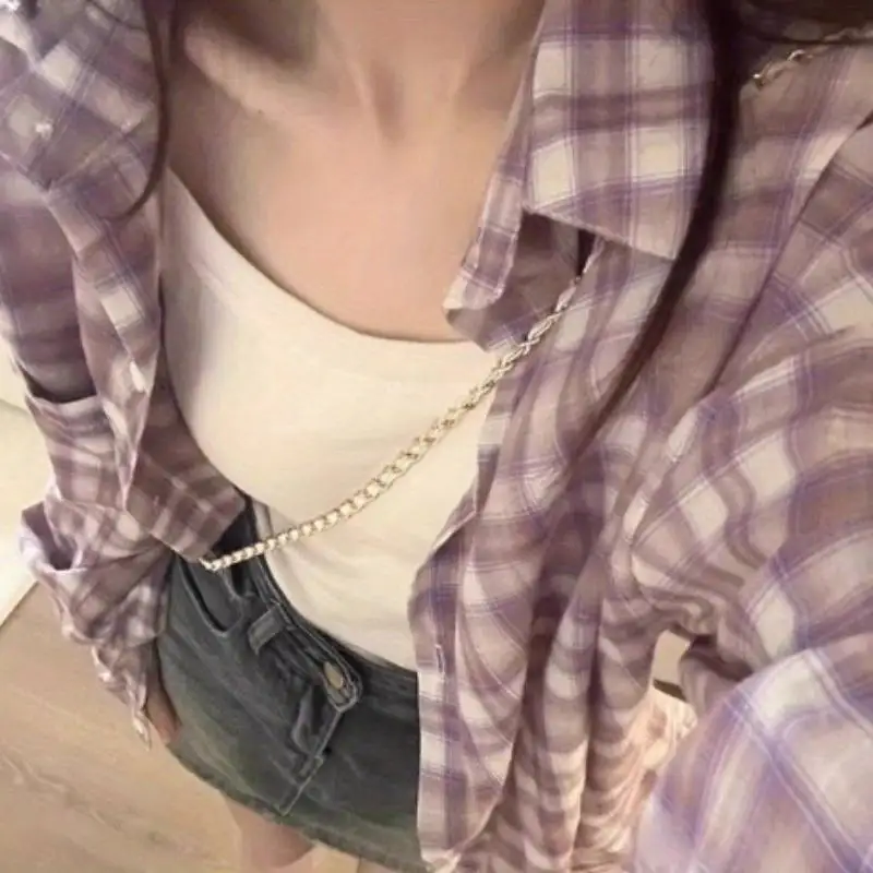 Женская нишевая рубашка Lazy Vibe в американском стиле 2025 года с длинными рукавами в клетку | Повседневный лацкан, универсальный и элегантный 
Женская нишевая рубашка Lazy Vibe в американском стиле 2025 года с длинными рукавами в клетку | Повседневный лацкан, универсальный и элегантный