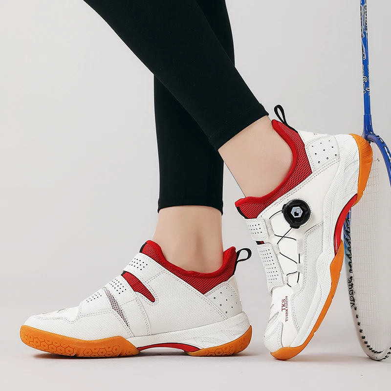 Новая профессиональная обувь для бадминтона, волейбольная обувь, детская тренировочная спортивная обувь, высококачественная марка обуви для настольного тенниса
Новая профессиональная обувь для бадминтона, волейбольная обувь, детская тренировочная спортивная обувь, высококачественная марка обуви для настольного тенниса