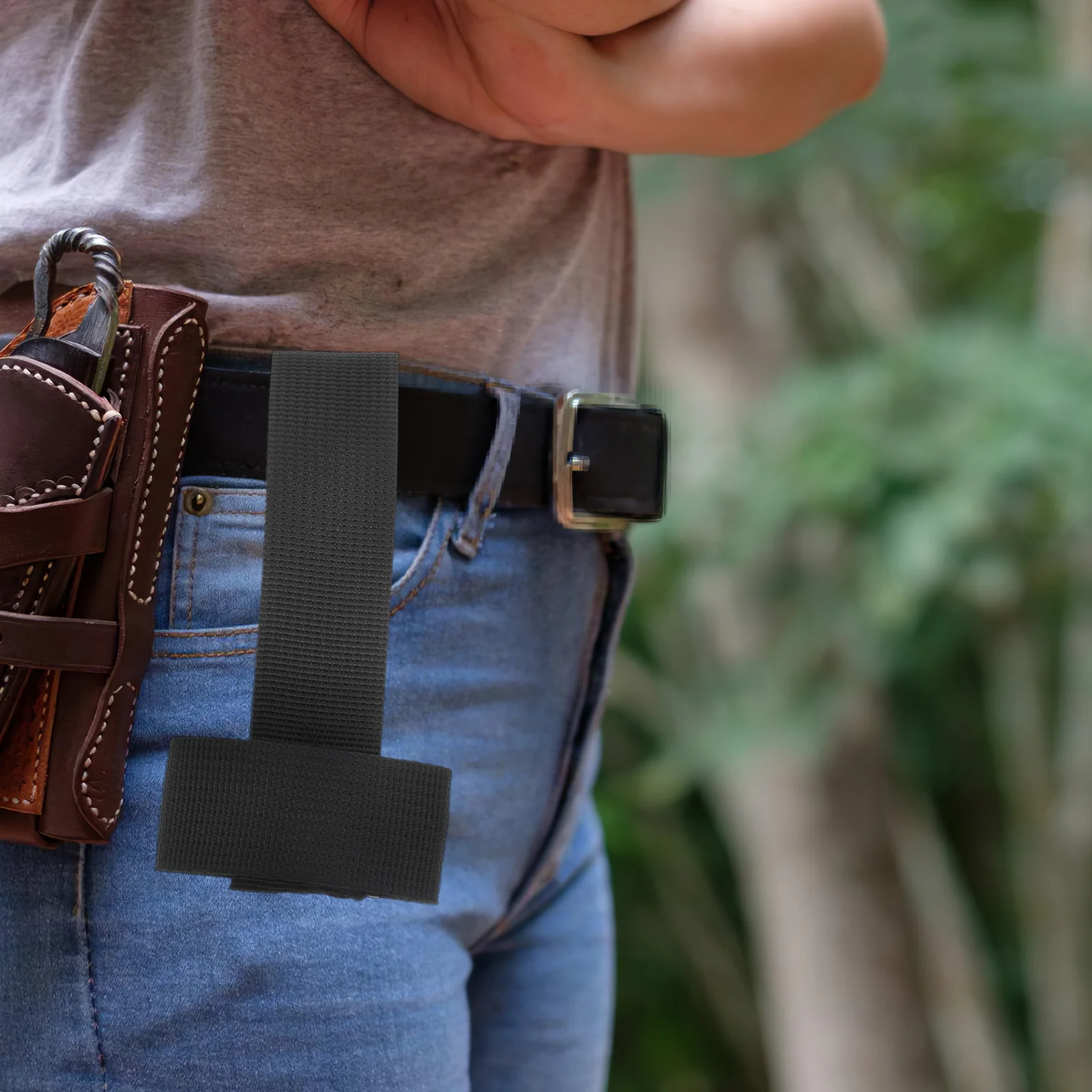 TEHAUX Adjustable Flashlight Belt Holder Waist Clip Carrying Case for Flashlights
TEHAUX Adjustable Flashlight Belt Holder Waist Clip Carrying Case for Flashlights