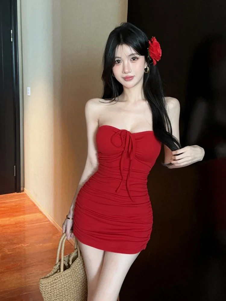 Summer Sexy Red One-Shoulder Dress with Chest Pad High Waist Tight Fit Two-Way Wear City Commute Suitable Wrap Chest Style
Summer Sexy Red One-Shoulder Dress with Chest Pad High Waist Tight Fit Two-Way Wear City Commute Suitable Wrap Chest Style