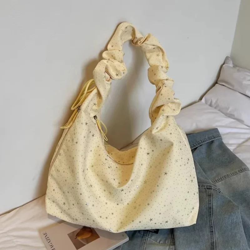 Сумка-хобо с принтом звезд и рюшами, на шнурке, красочная, вместительная, на плечо, повседневная, для женщин, сумка-пельмень подмышку
Сумка-хобо с принтом звезд и рюшами, на шнурке, красочная, вместительная, на плечо, повседневная, для женщин, сумка-пельмень подмышку