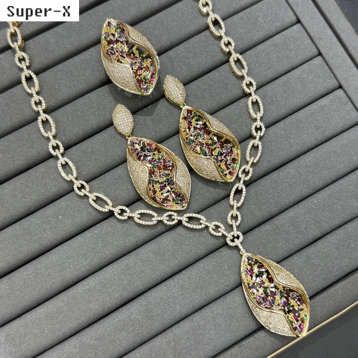 fashion luxury cubic zirconia earrings necklace ring for women jewelry set gold silver color blue green black pink unique design
fashion luxury cubic zirconia earrings necklace ring for women jewelry set gold silver color blue green black pink unique design