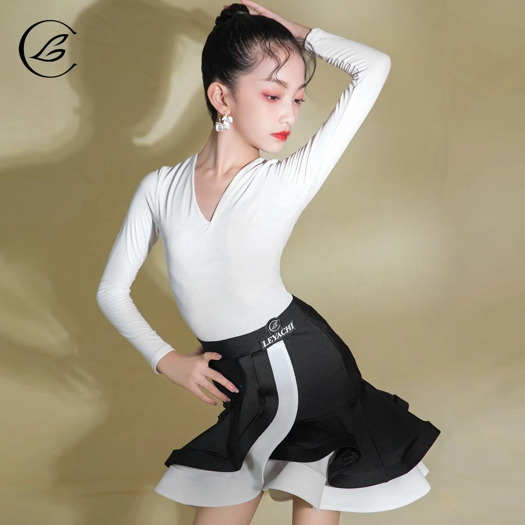 New Latin Dance Training Clothes Girls V Neck Long Sleeved Tops Pants White Practice Suit Samba Dance Performance Costume XH1540
New Latin Dance Training Clothes Girls V Neck Long Sleeved Tops Pants White Practice Suit Samba Dance Performance Costume XH1540