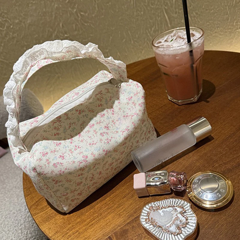 Cute Small Floral Printed Portable Hand-Held Makeup Bag Traveling Large Capacity Storage Toiletry Handbag
Cute Small Floral Printed Portable Hand-Held Makeup Bag Traveling Large Capacity Storage Toiletry Handbag