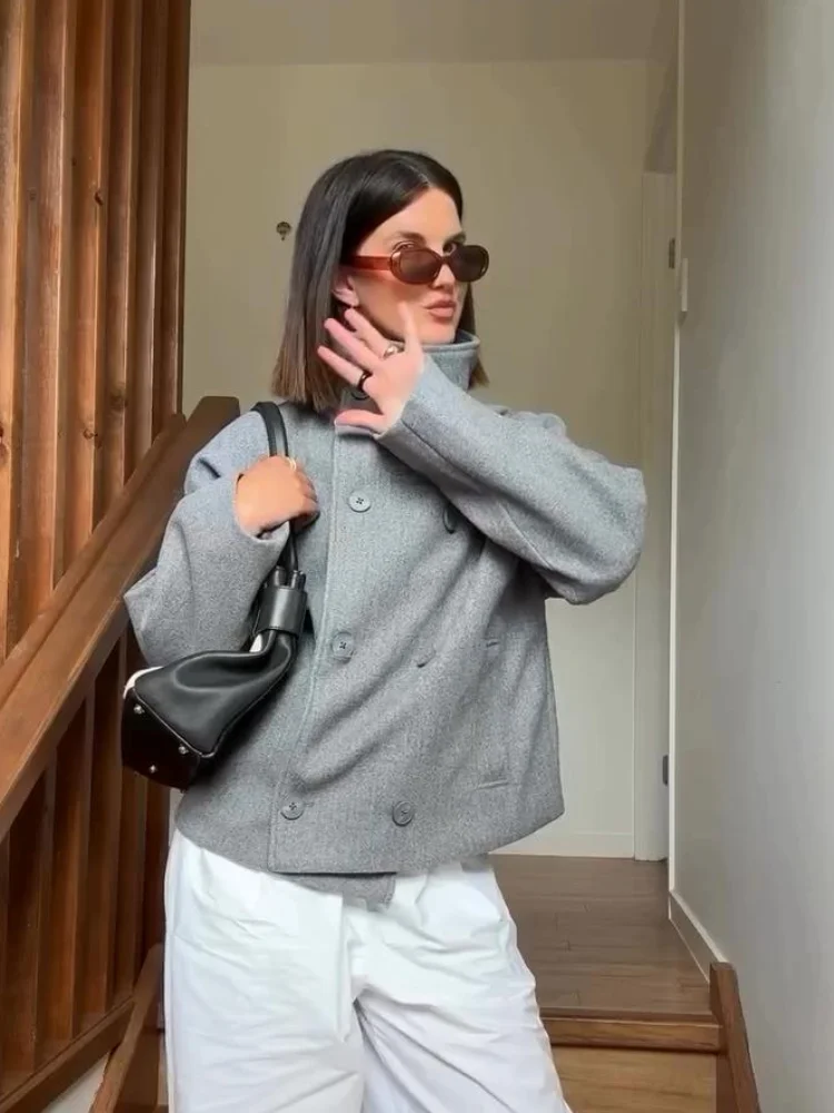 Elegant Women's Coat High Stand Collar Full Sleeve Double Breasted Solid Female Coats 2025 Autumn Fashion High Street Lady Top
Elegant Women's Coat High Stand Collar Full Sleeve Double Breasted Solid Female Coats 2025 Autumn Fashion High Street Lady Top