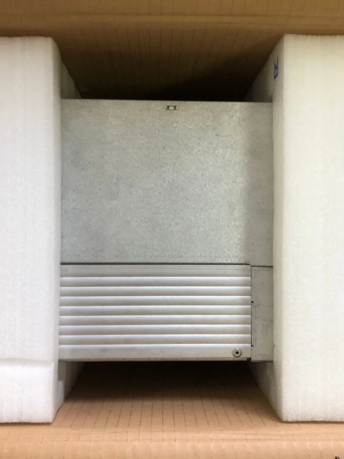 LUST Luster Servo Drive CDD34.032.W2.0.BR Spot CDD34.032, W2.0, BR
LUST Luster Servo Drive CDD34.032.W2.0.BR Spot CDD34.032, W2.0, BR