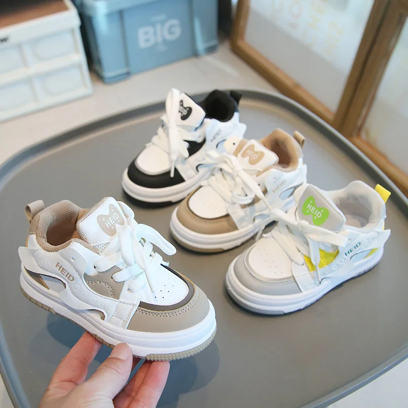 Весенне-осенние детские кроссовки для мальчиков, повседневная обувь для макета, белые туфли с высоким берцем для девочек на мягкой подошве со шнуровкой спереди и цветными блоками
Весенне-осенние детские кроссовки для мальчиков, повседневная обувь для макета, белые туфли с высоким берцем для девочек на мягкой подошве со шнуровкой спереди и цветными блоками