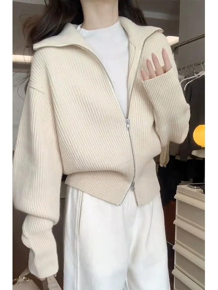 Ladies' Thickened Double Zipper Knitted Short Open Cardigan Soft Sweater Jacket Turn-down Collar Leisure Style Autumn Winter Top
Ladies' Thickened Double Zipper Knitted Short Open Cardigan Soft Sweater Jacket Turn-down Collar Leisure Style Autumn Winter Top