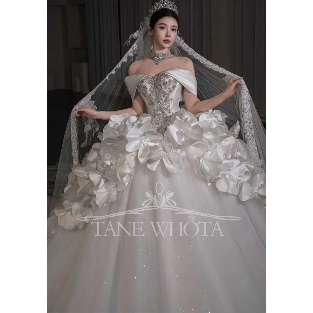 Luxury Sweetheart Off-Shoulder Beaded Sequined 3D Flower Wedding Dress Sexy Customized
Luxury Sweetheart Off-Shoulder Beaded Sequined 3D Flower Wedding Dress Sexy Customized