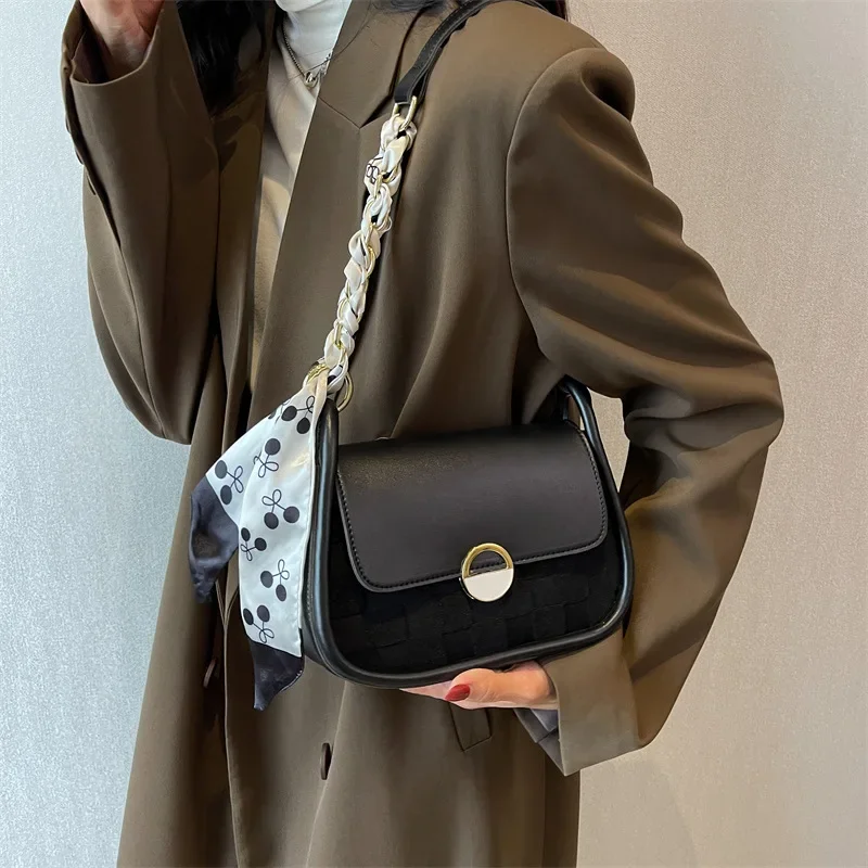 Popular Flap Shoulder Bag 2023 New Autumn Winter Cross-body Bag Premium Chain One-shoulder Small Square Bag
Popular Flap Shoulder Bag 2023 New Autumn Winter Cross-body Bag Premium Chain One-shoulder Small Square Bag