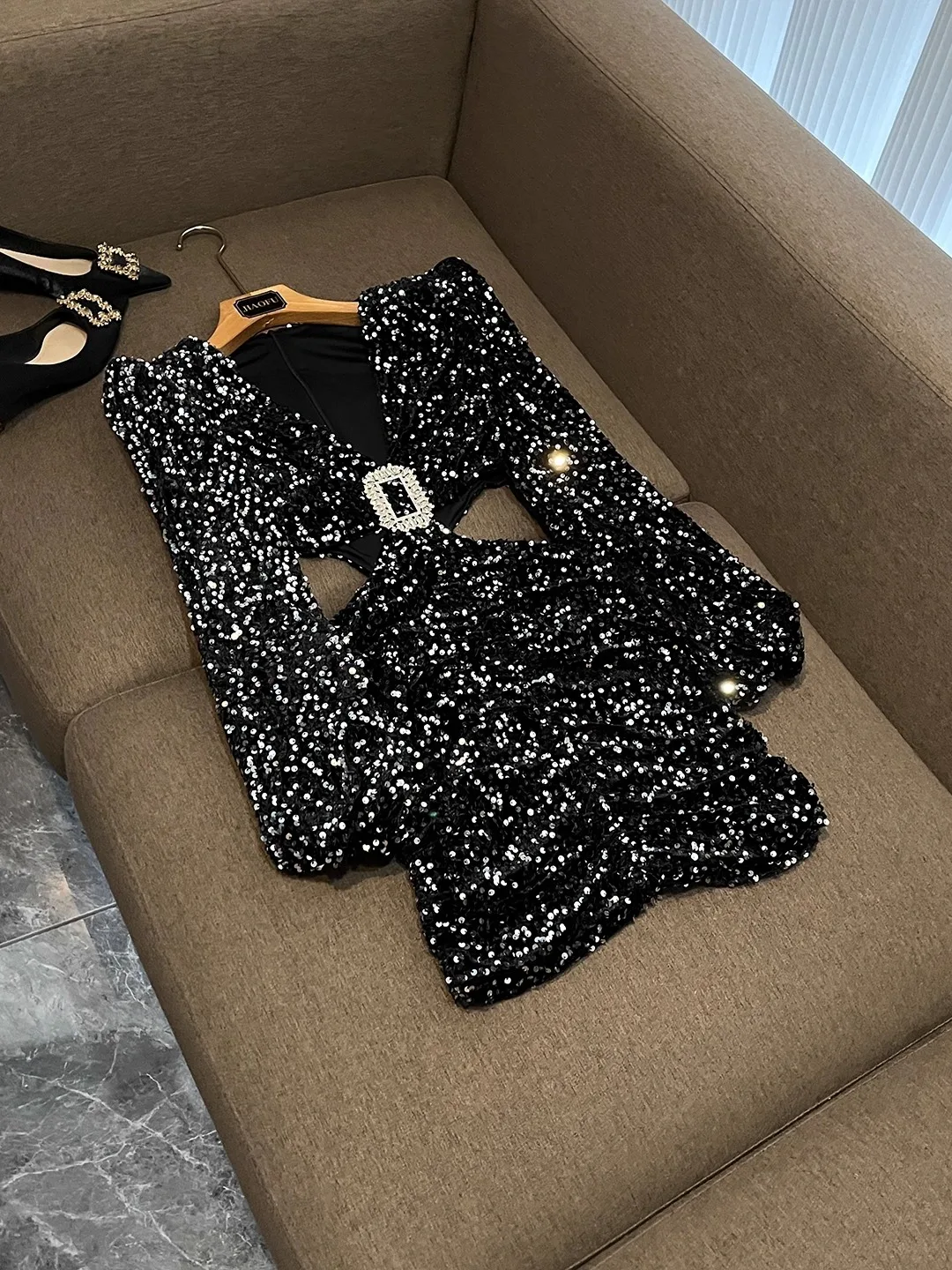 Элегантное сексуальное вечернее платье с вырезами и бисером на талии, в европейском стиле, с длинными рукавами, для женщин, с цветочным узором OK348
Элегантное сексуальное вечернее платье с вырезами и бисером на талии, в европейском стиле, с длинными рукавами, для женщин, с цветочным узором OK348