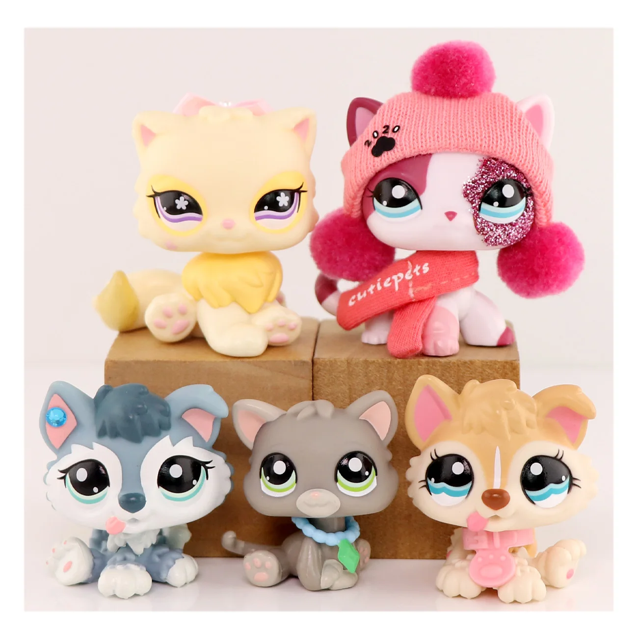 5x Pet Shop Persian #763 Husky 2036 1013 Baby Cat 1607 Pink Short Hair Cat #339 With Accessories Sarcf Hat Necklace Kids Gift
5x Pet Shop Persian #763 Husky 2036 1013 Baby Cat 1607 Pink Short Hair Cat #339 With Accessories Sarcf Hat Necklace Kids Gift