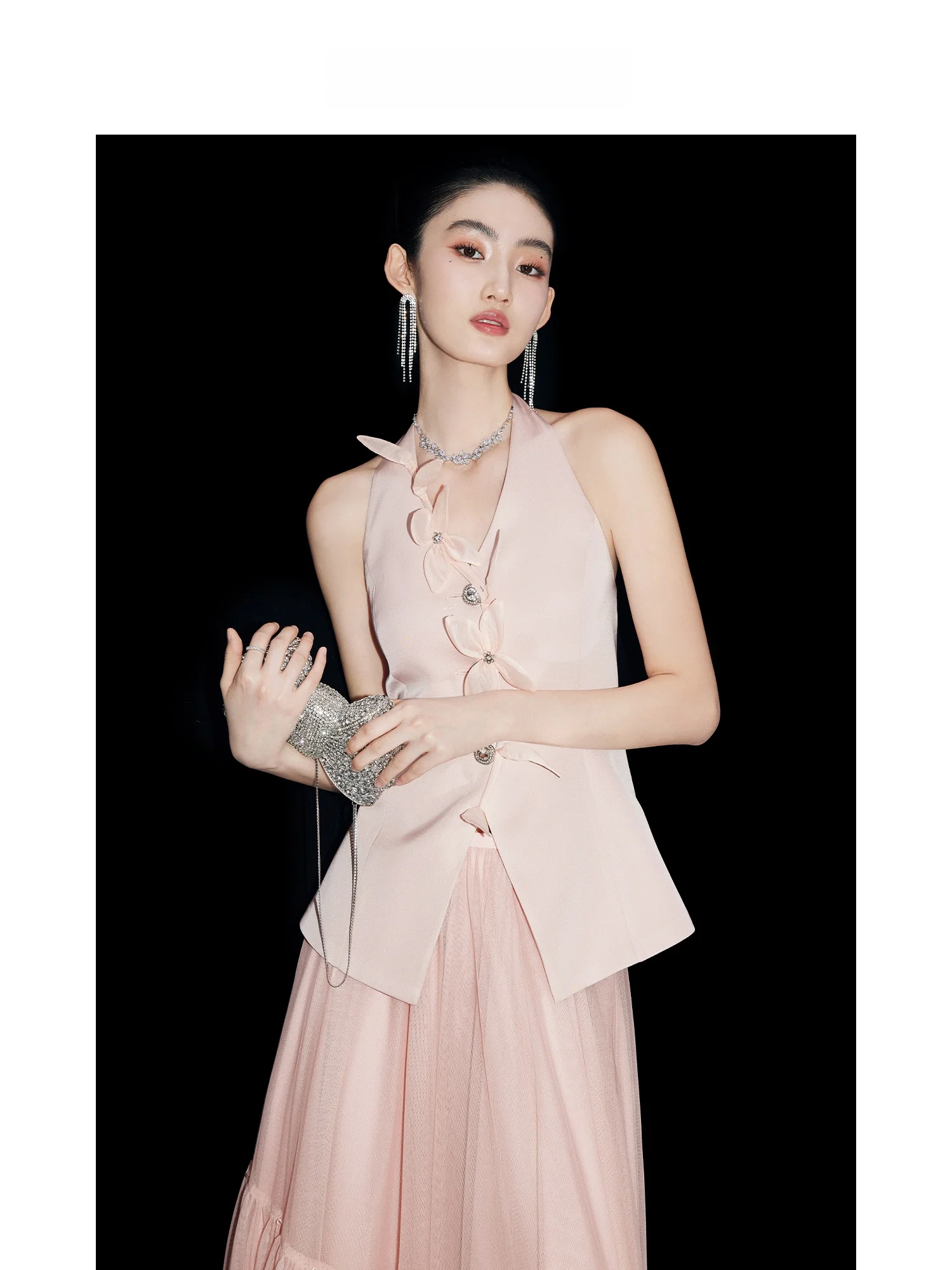 MandyZhang Tulip High-End Series Pink Acetate Vest Women's Beaded Flower Hanging Neck Top Elegant Style City Walk Outfit
MandyZhang Tulip High-End Series Pink Acetate Vest Women's Beaded Flower Hanging Neck Top Elegant Style City Walk Outfit