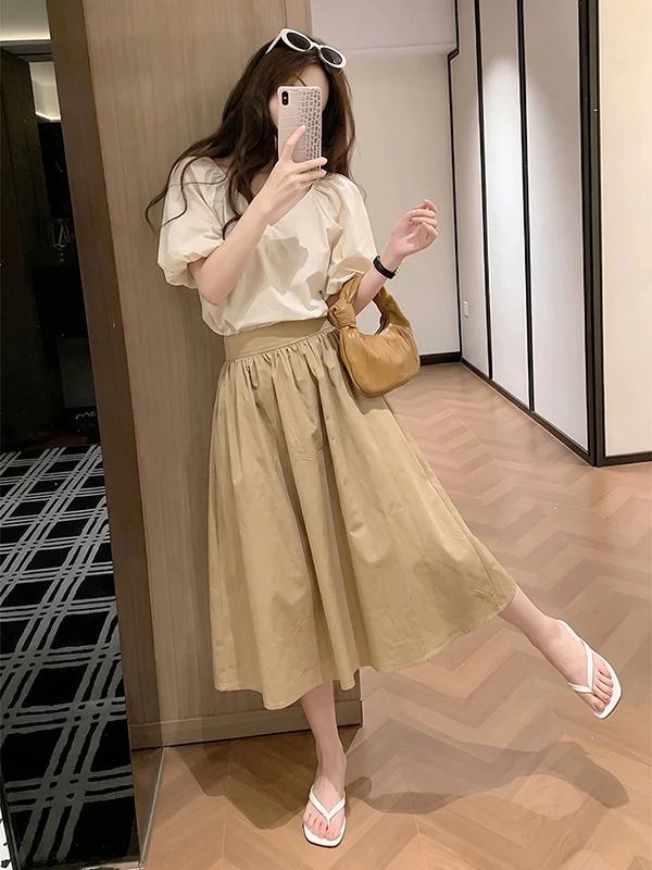 Fashionable Summer 2026 Women's Two-Piece Set Slimming Elegant Midi Skirt Bubble Sleeve V-Neck Shirt High Waist Casual Commut...
Fashionable Summer 2026 Women's Two-Piece Set Slimming Elegant Midi Skirt Bubble Sleeve V-Neck Shirt High Waist Casual Commut...