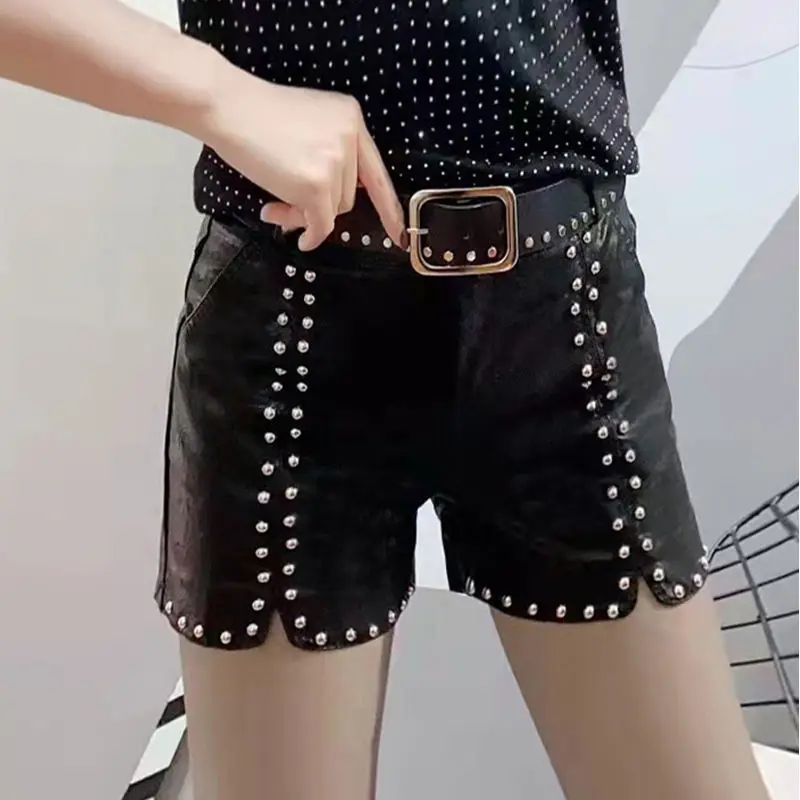 2024 New Women's Leather Shorts High-Waisted Slimming A- Line Black PU Leather Trousers Outerwear For Spring Autumn LX561
2024 New Women's Leather Shorts High-Waisted Slimming A- Line Black PU Leather Trousers Outerwear For Spring Autumn LX561
