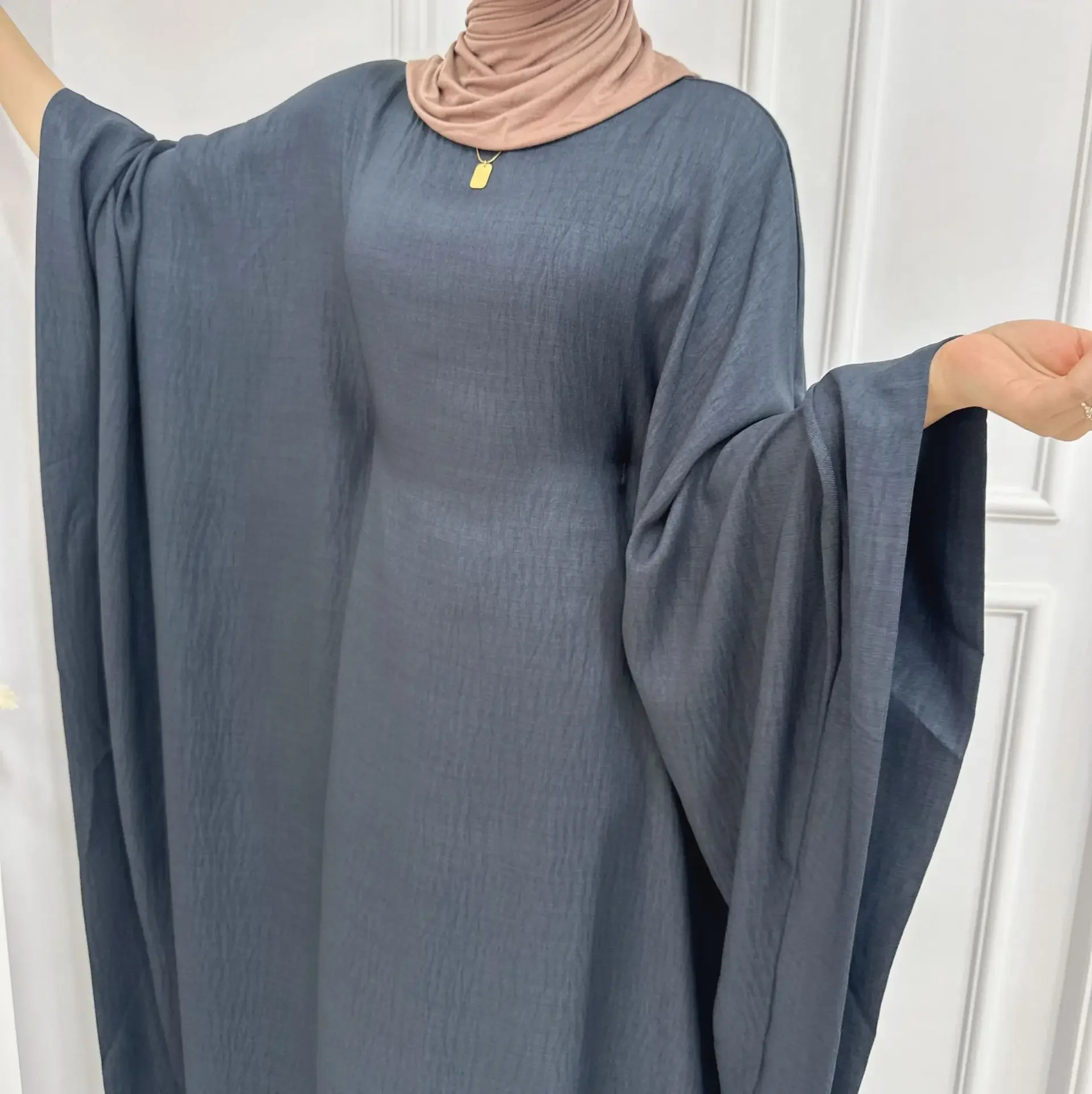 Eid Abayas Dubai Turkey Abaya Marocain Kaftan Women Muslim Dress Robe Saudi Arabic Gown Ramadan Islam Clothing Jalabiya Kebaya
Eid Abayas Dubai Turkey Abaya Marocain Kaftan Women Muslim Dress Robe Saudi Arabic Gown Ramadan Islam Clothing Jalabiya Kebaya