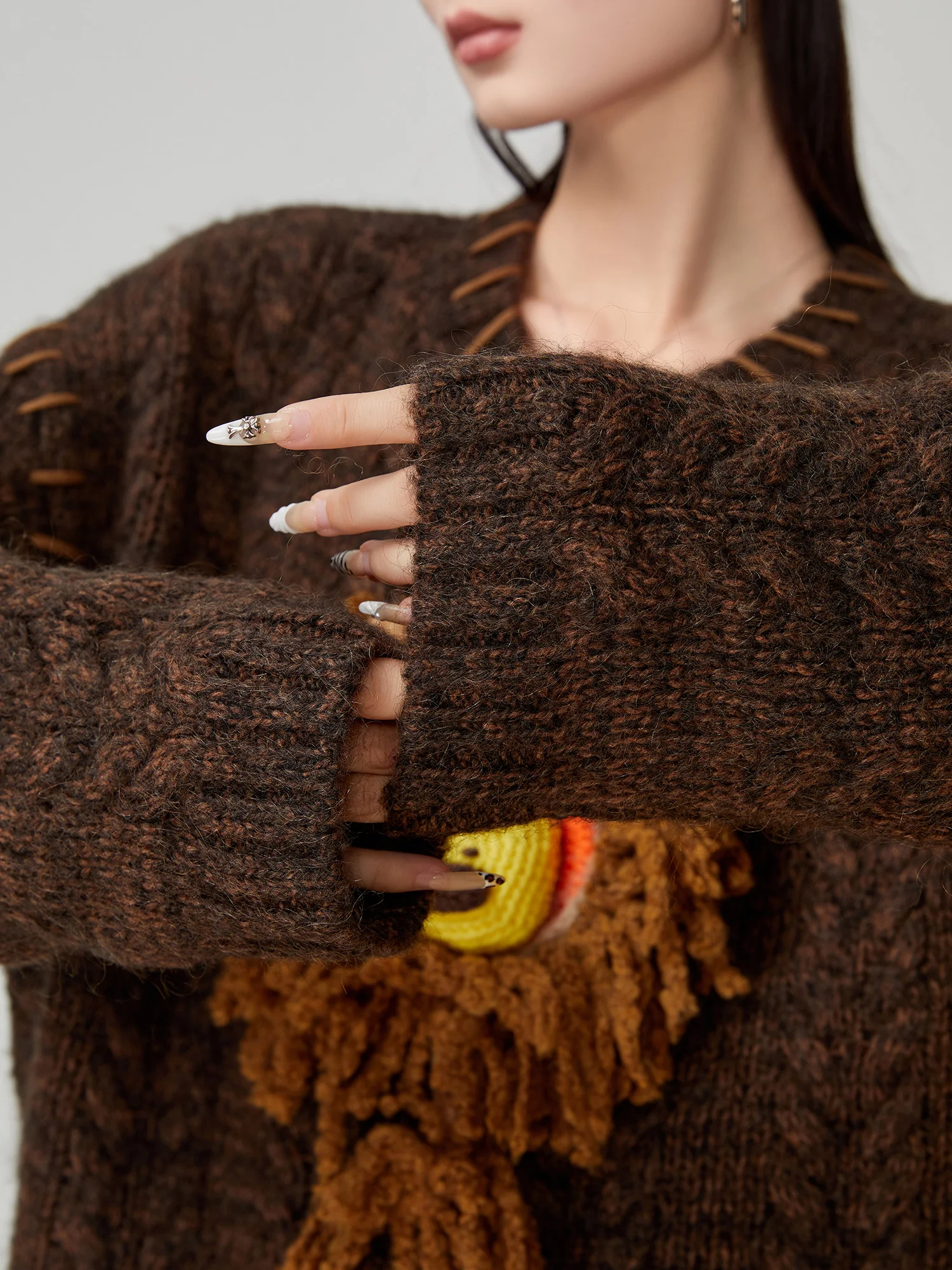 Свободное женское вязаное пальто: новинка весны, стиль Chen Anqi, уютный фасон, цвет Emerald, для зимних поездок на работу, из хлопка и полиэстера
Свободное женское вязаное пальто: новинка весны, стиль Chen Anqi, уютный фасон, цвет Emerald, для зимних поездок на работу, из хлопка и полиэстера