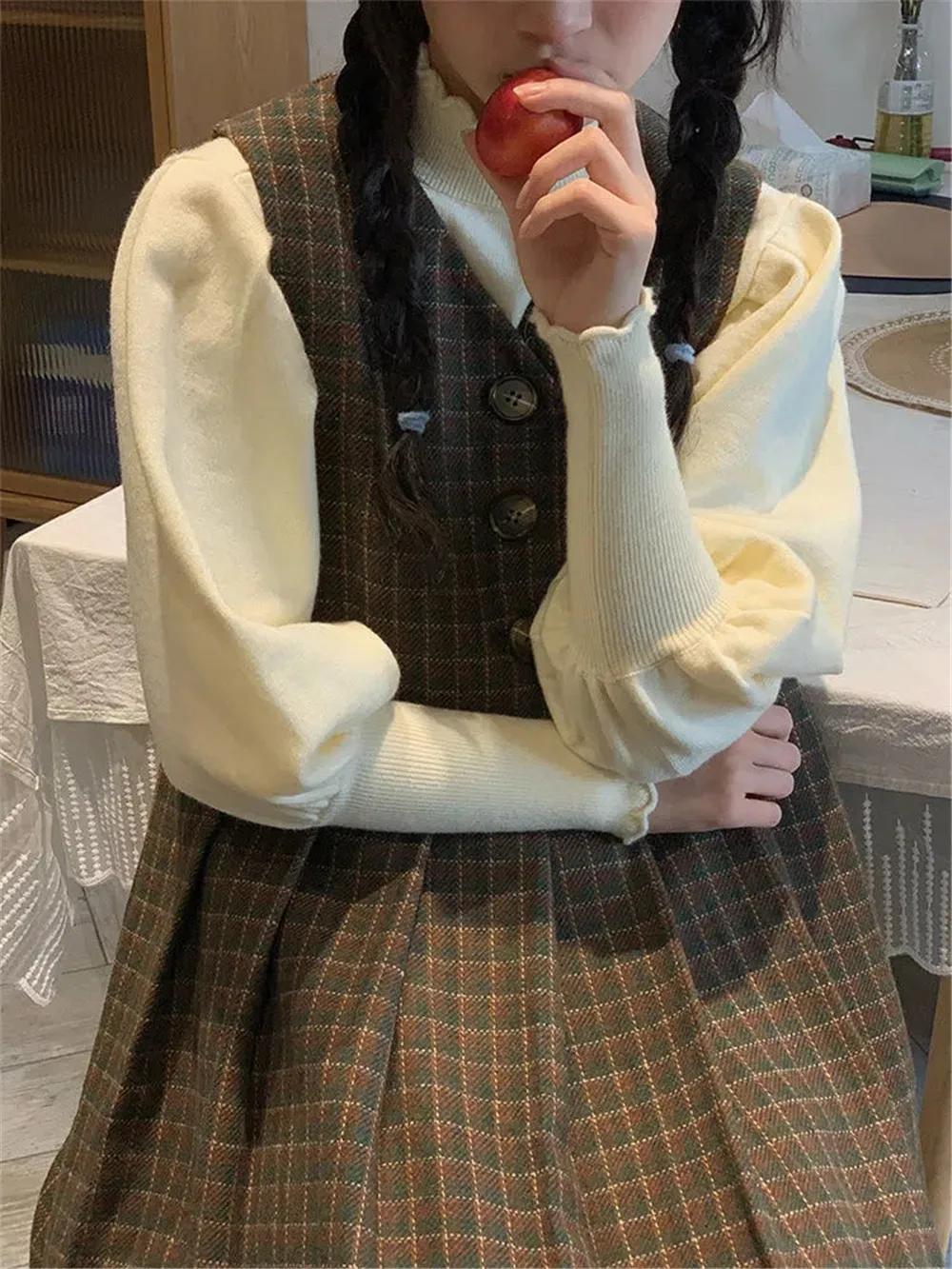 Japanese Sweet Vintage Suit Knitted Ruffle Bubble Sleeve Sweater +Plaid Single Breasted Pleated Dress Women Students Kawaii Suit
Japanese Sweet Vintage Suit Knitted Ruffle Bubble Sleeve Sweater +Plaid Single Breasted Pleated Dress Women Students Kawaii Suit