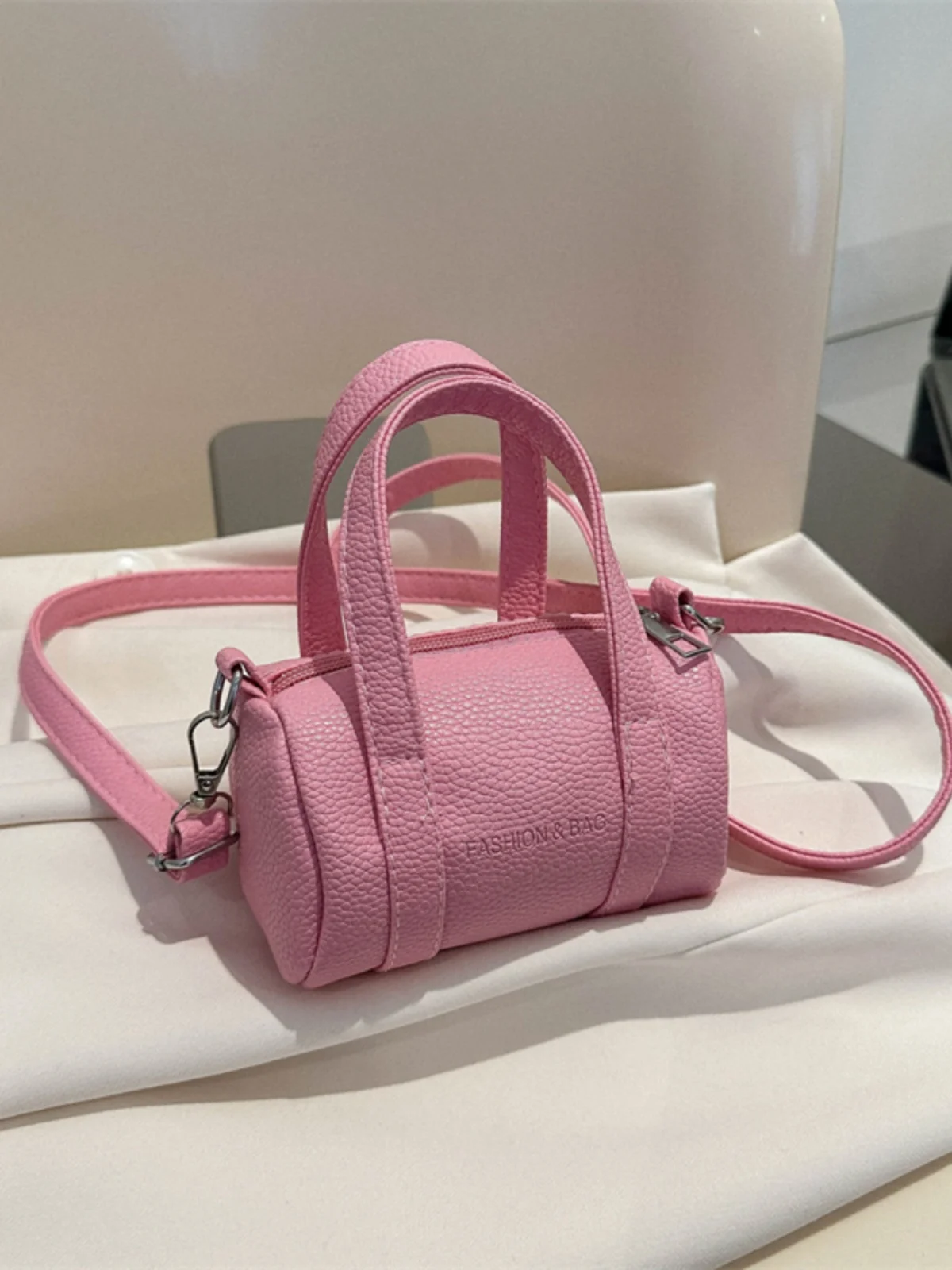 Сумка через плечо, женская модная летняя поэзия, уникальный дизайн, маленькая квадратная сумка, универсальный кошелек для монет, повседневная искусственная кожа
Сумка через плечо, женская модная летняя поэзия, уникальный дизайн, маленькая квадратная сумка, универсальный кошелек для монет, повседневная искусственная кожа