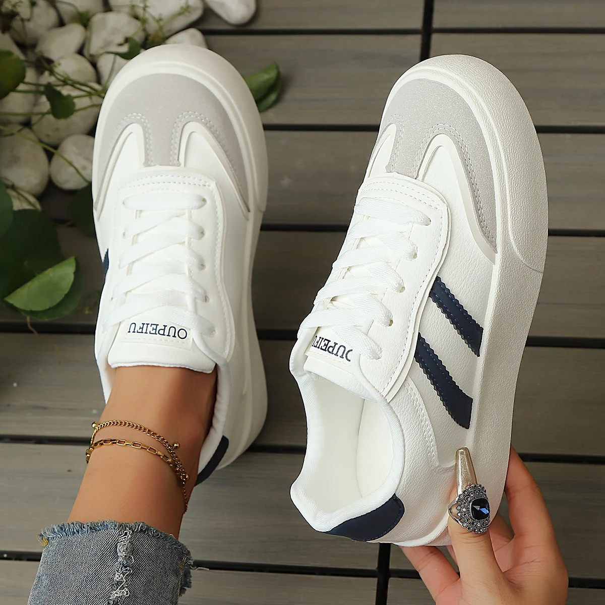 Новые женские повседневные кроссовки, модная вулканизированная обувь на платформе со шнуровкой для женщин, уличные женские кроссовки на плоской подошве, Zapatos De Mujer
Новые женские повседневные кроссовки, модная вулканизированная обувь на платформе со шнуровкой для женщин, уличные женские кроссовки на плоской подошве, Zapatos De Mujer