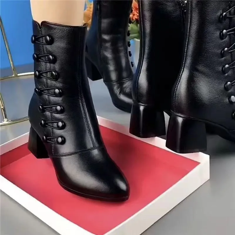 Versatile Short Boots for Women Mid-Calf Autumn Winter Fashionable Warm Soft Bottom Medium Heel Waterproof Platform PU Lined
Versatile Short Boots for Women Mid-Calf Autumn Winter Fashionable Warm Soft Bottom Medium Heel Waterproof Platform PU Lined