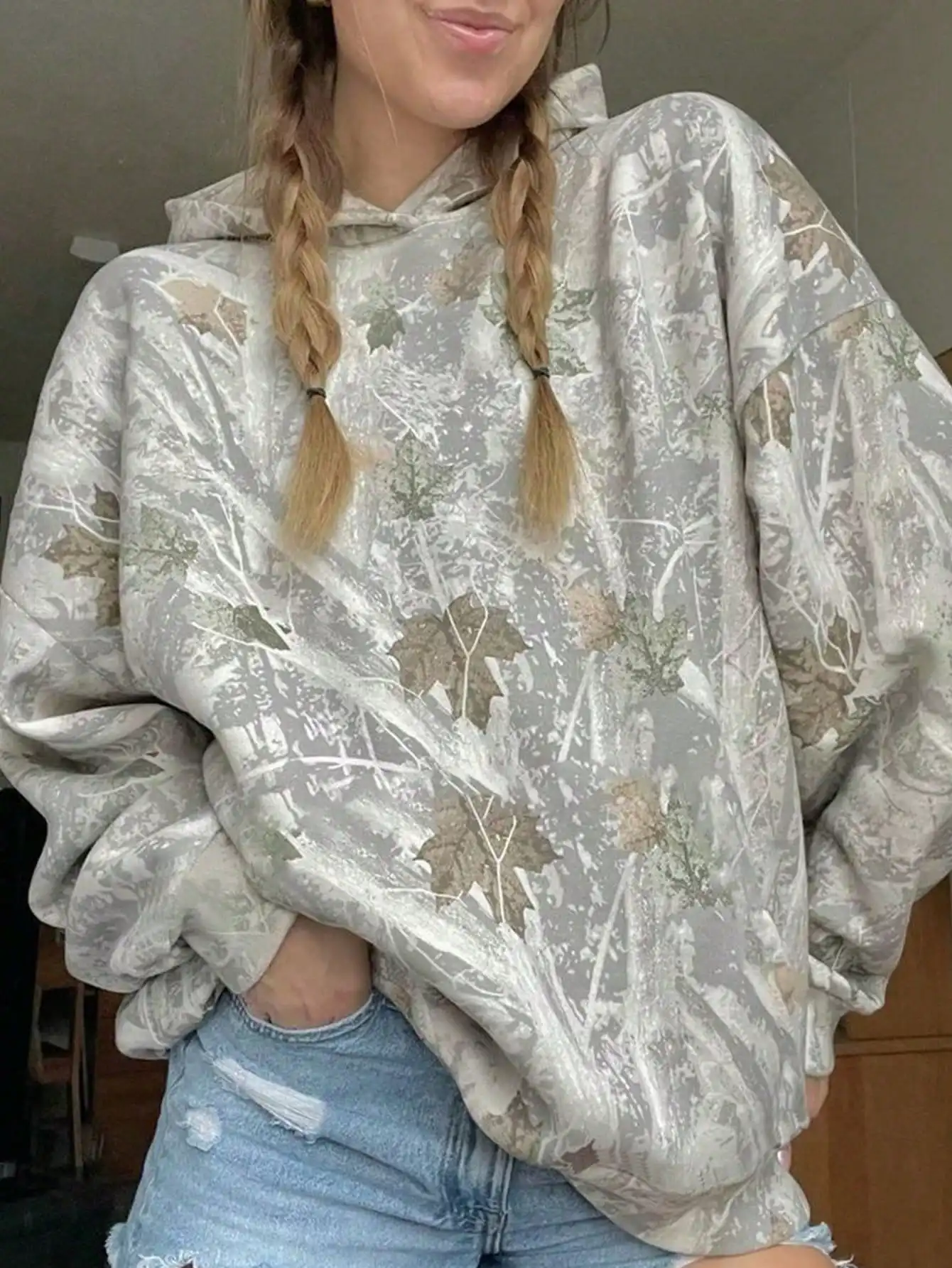 Women's Oversized Camo Leaf Print Hoodie, Loose Fit, Cotton Blend, Casual Wear
Women's Oversized Camo Leaf Print Hoodie, Loose Fit, Cotton Blend, Casual Wear