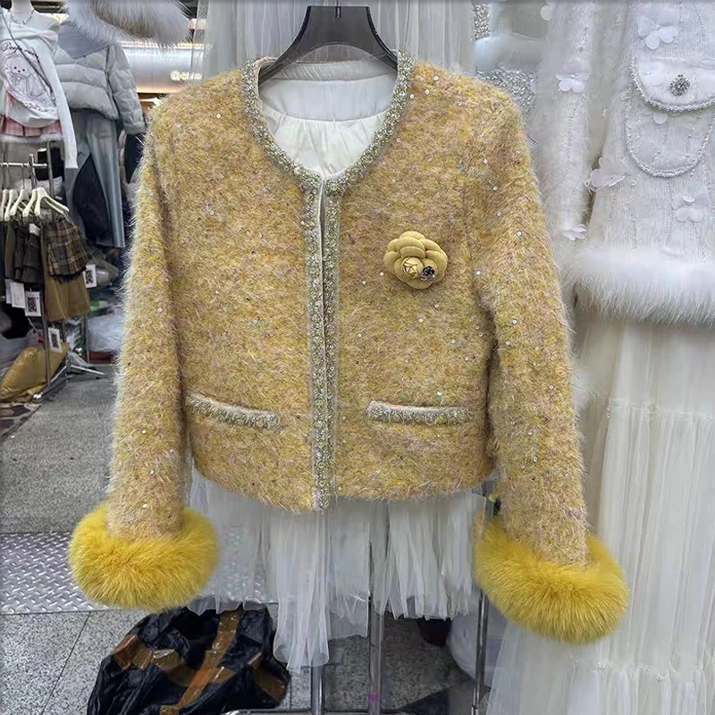 Winter new light luxury imitation fox fur short jacket women's sweet temperament thick down cotton small fragrant style coat
Winter new light luxury imitation fox fur short jacket women's sweet temperament thick down cotton small fragrant style coat